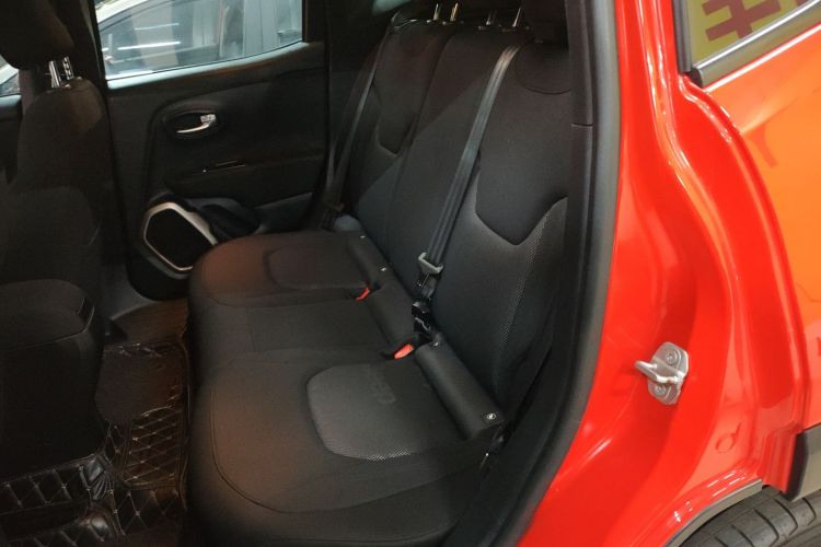 Jeep 自由侠 2017款 180T 自动高能版中控内饰21