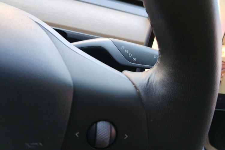 特斯拉 Model Y 2021款 标准续航后驱版中控内饰18