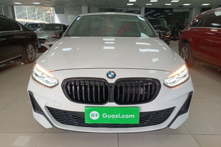 宝马1系 2022款 125i M运动曜夜版车身外观2