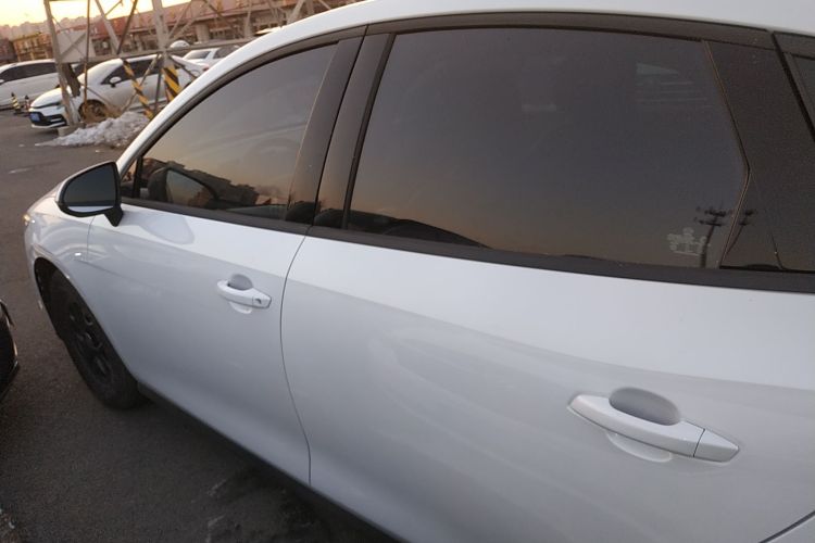 比亚迪 秦PLUS 2025款 DM-i 智驾版 55KM领先型车身外观4