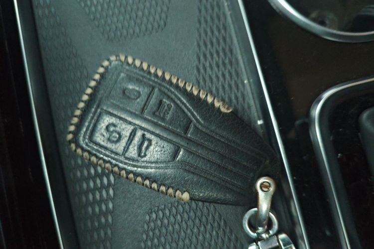 红旗HS7 2022款 3.0T 自动四驱智联旗畅版 五座中控内饰11