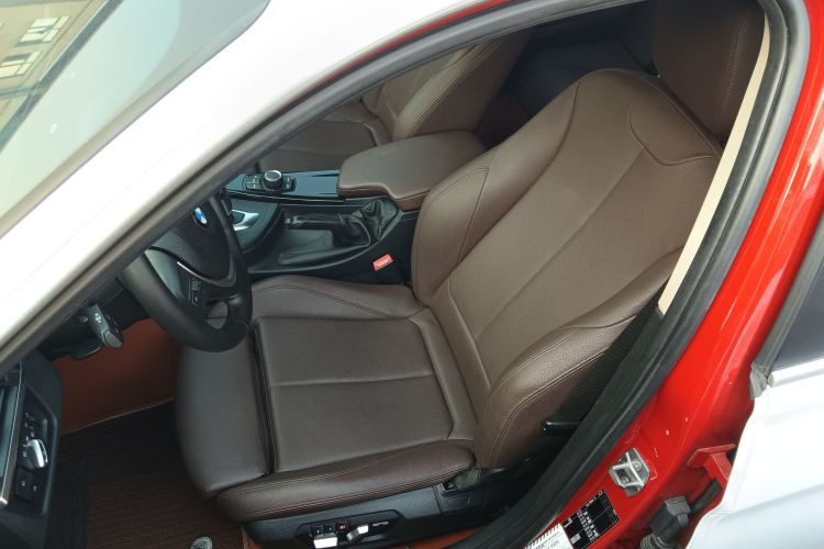 宝马3系 2018款 320Li 时尚型中控内饰19