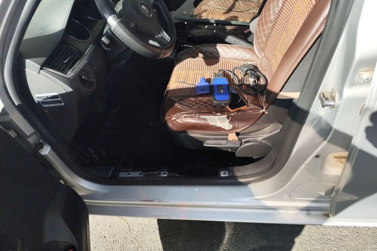 大众 宝来 2014款 1.6L 自动时尚型中控内饰19