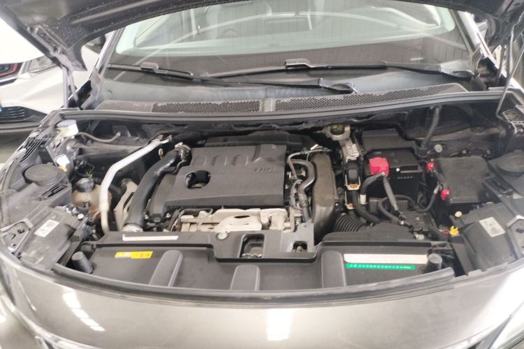 标致5008 2017款 380THP 5座精英版局部细节24