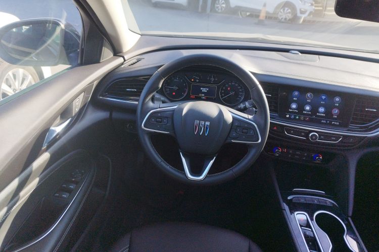 别克 君威 2024款 25T 超享版中控内饰13