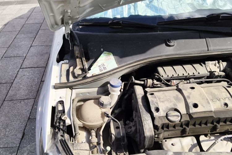 标致301 2016款 1.6L 手动舒适版局部细节9006