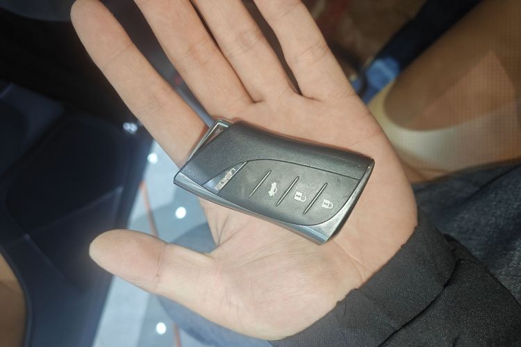 雷克萨斯LS 2021款 500h 卓越版中控内饰7001