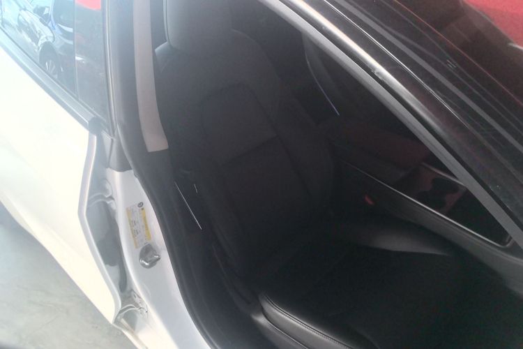 特斯拉 Model 3 2022款 后轮驱动版局部细节41