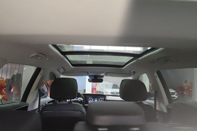 红旗HS5 2022款 改款 2.0T 智联旗享版中控内饰22