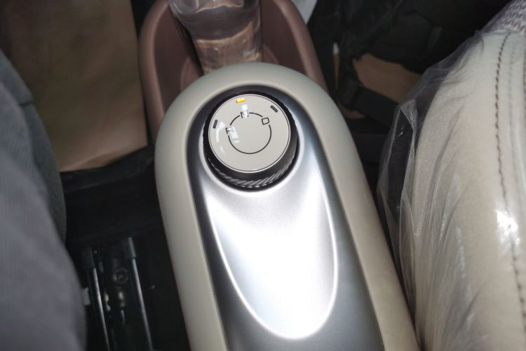 五菱汽车 宏光MINIEV 2025款 四门版 进阶款中控内饰18