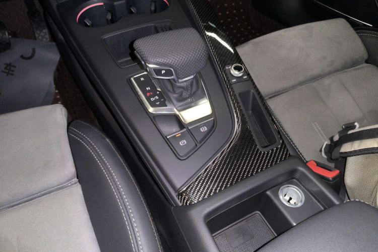 奥迪A4L 2020款 45 TFSI quattro 臻选动感型中控内饰18