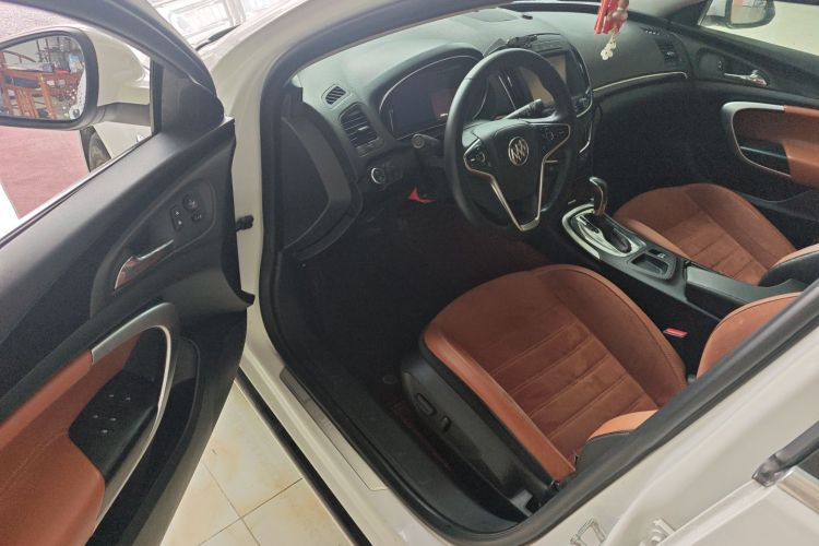 别克 君威 2015款 1.6T 精英技术型中控内饰20