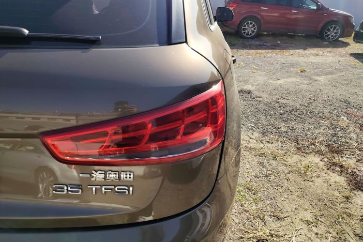 奥迪Q3 2013款 35 TFSI 进取型车身外观9