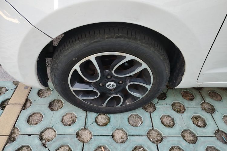 长安 奔奔 2015款 1.4L IMT豪华型 国V车身外观6007