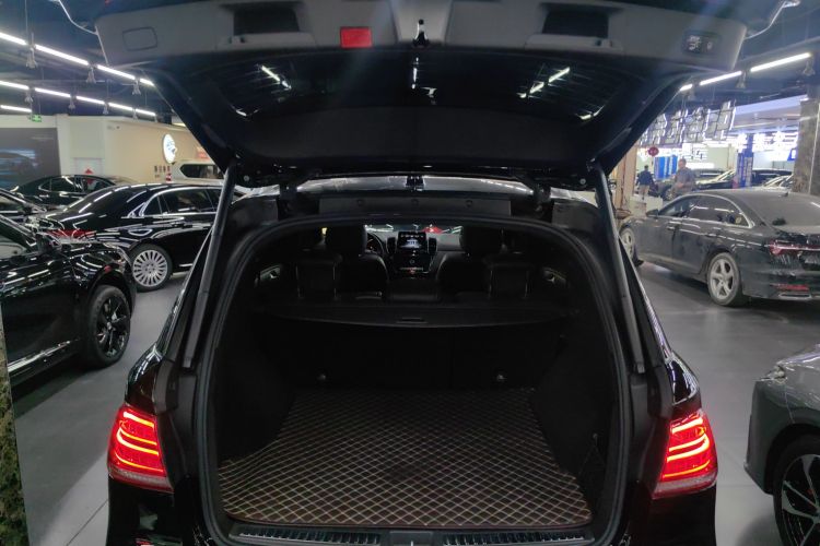 奔驰GLE 2019款 GLE 400 4MATIC 臻藏版局部细节23