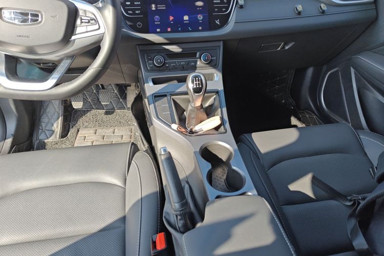 吉利汽车 帝豪 2019款 领军版 1.5L 手动向上互联型 国VI中控内饰18