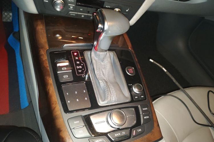 奥迪A6L 2012款 30 FSI 舒适型局部细节18