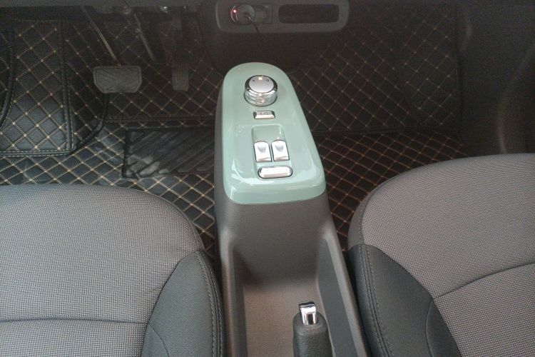 长安启源 长安Lumin 2022款 301km 蜜甜款局部细节18