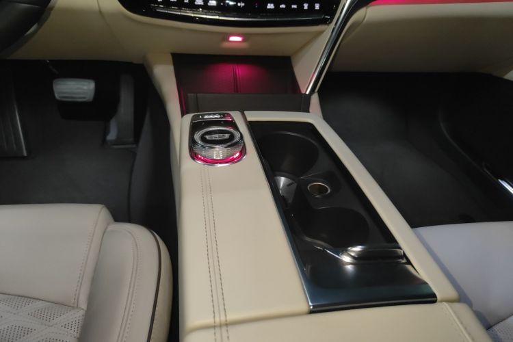凯迪拉克CT6 2023款 28T 铂金型中控内饰18