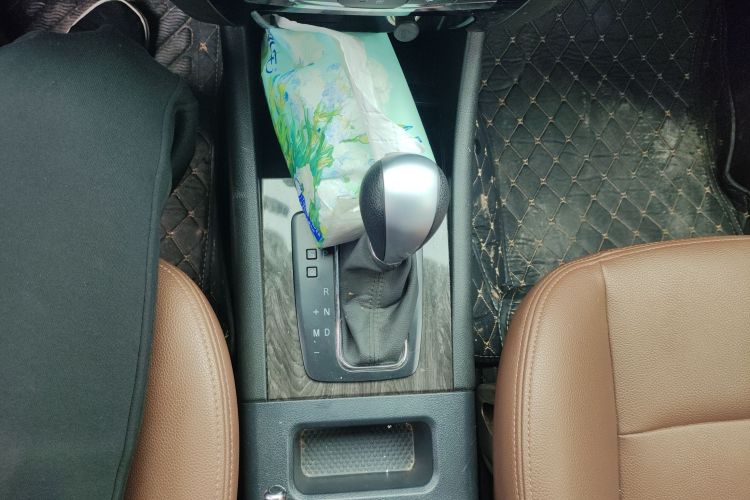 北汽威旺S50 2016款 1.5T CVT乐动尊享型中控内饰18