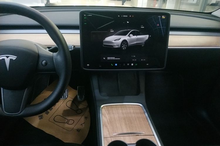 特斯拉 Model Y 2022款 改款 后轮驱动版中控内饰16