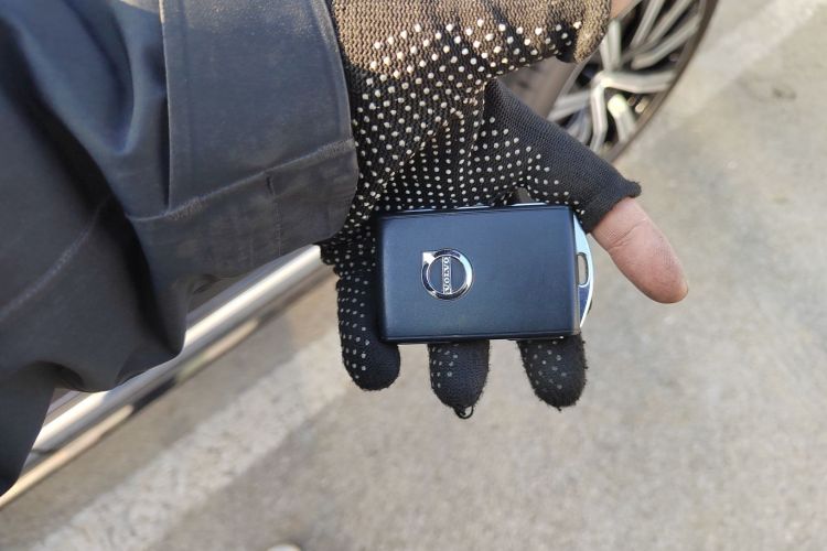 沃尔沃XC90 2020款 T6 智逸豪华版 7座中控内饰11