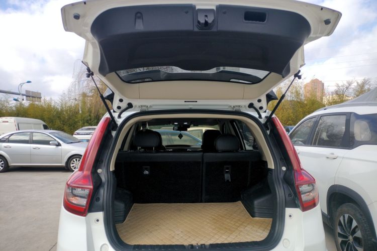 吉利汽车 远景X6 2018款 1.4T CVT 4G互联豪华型机舱底盘23