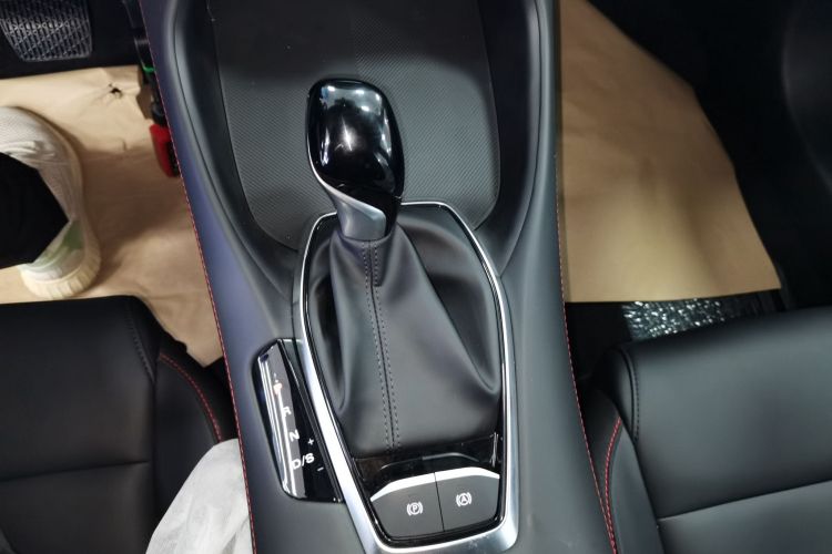 名爵 MG5 2025款 180DVVT 全球抢先版中控内饰18