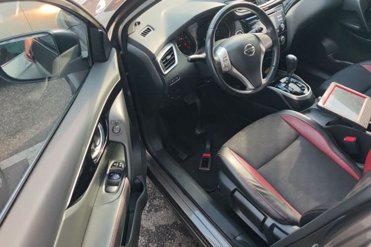 日产 逍客 2016款 2.0L CVT豪华版中控内饰7003