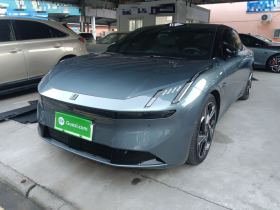 领克Z10 2024款 95kWh 702km四驱智驾Ultra