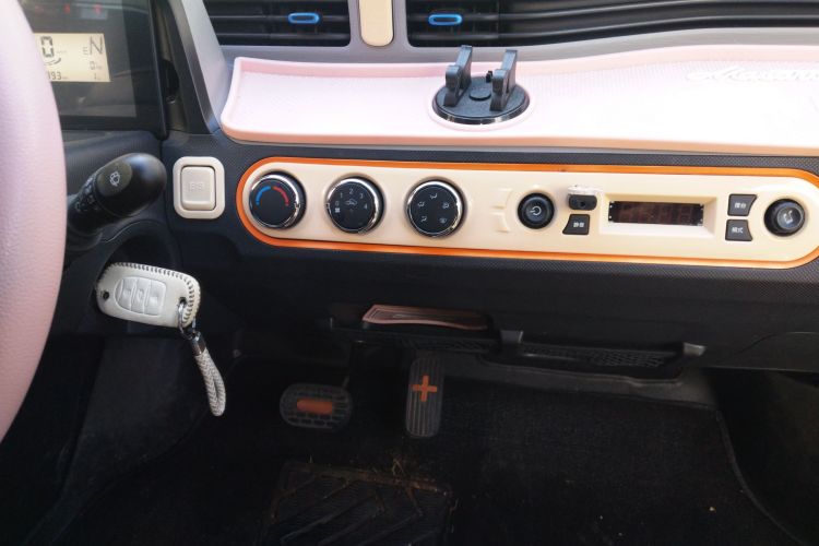 五菱汽车 宏光MINIEV 2020款 轻松款 磷酸铁锂中控内饰16