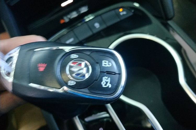 别克 君威 2022款 552T 智享型中控内饰7001