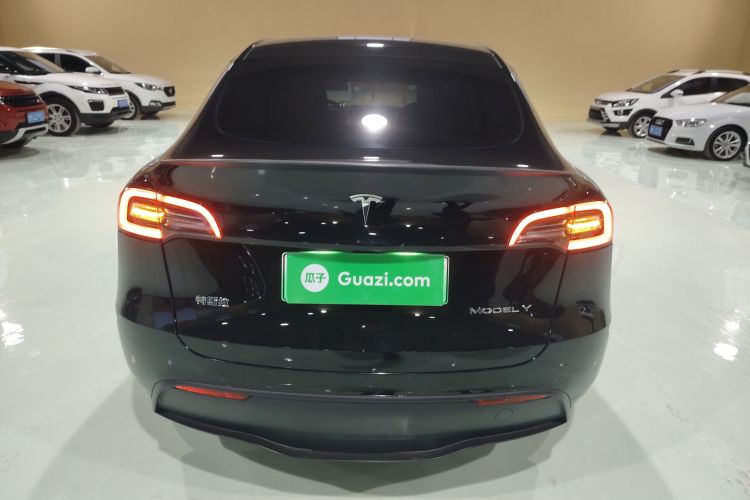 特斯拉 Model Y 2022款 后轮驱动版车身外观6