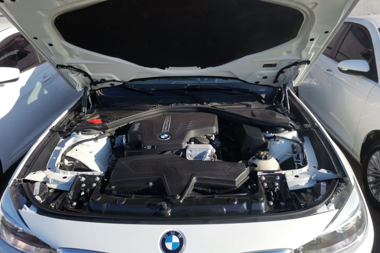 宝马3系GT 2014款 320i 领先型机舱底盘24