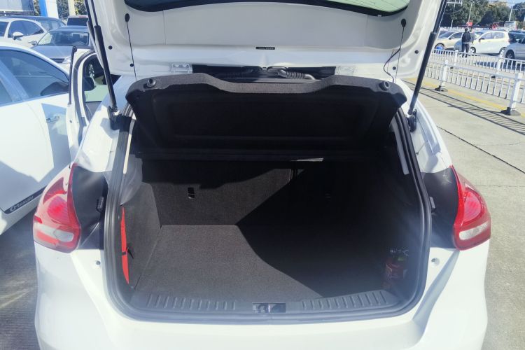 福特 福克斯 2018款 两厢经典 EcoBoost 180 自动精英型局部细节23