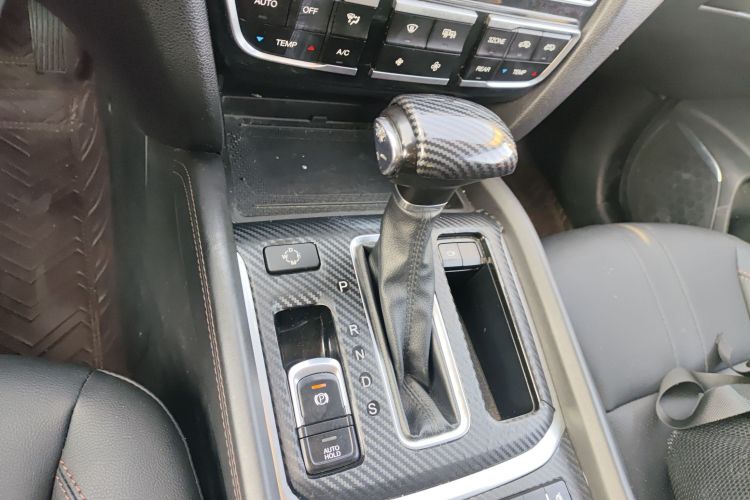 广汽传祺 传祺GS8 2017款 320T 两驱豪华智联版（七座）中控内饰18