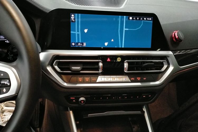 宝马3系 2022款 改款 325Li M运动套装中控内饰16