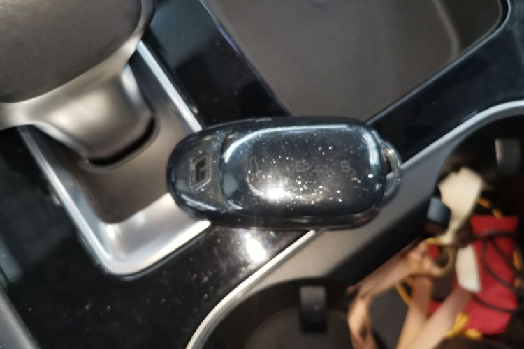 理想汽车 理想ONE 2020款 增程6座版中控内饰11