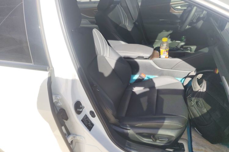 丰田 皇冠(进口) 2024款 2.5L 至尊版局部细节41