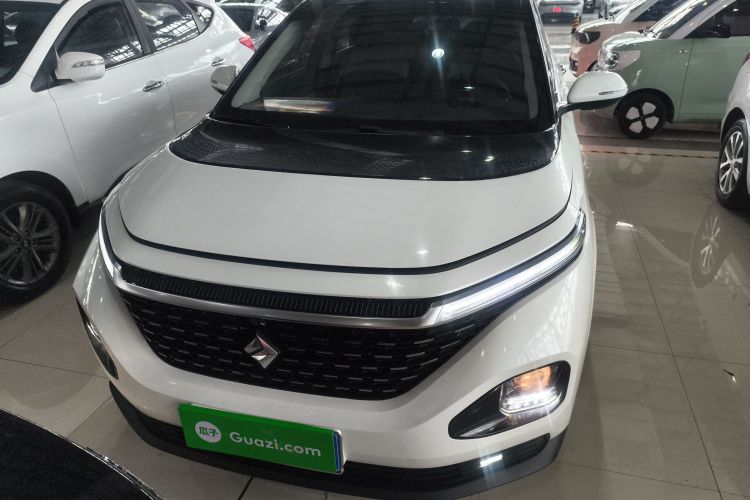 宝骏RM-5 2019款 1.5T CVT 24小时在线豪华型 7座车身外观2