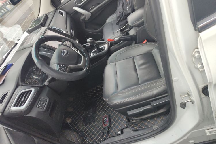 SWM斯威汽车 SWM斯威X7 2016款 1.5T 手动豪华型 7座中控内饰19