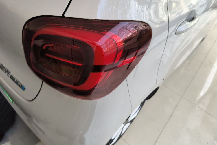 五菱汽车 宏光MINIEV 2025款 四门版 进阶款车身外观6006