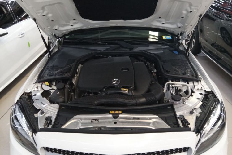 奔驰C级 2020款 C 260 L 运动版机舱底盘24