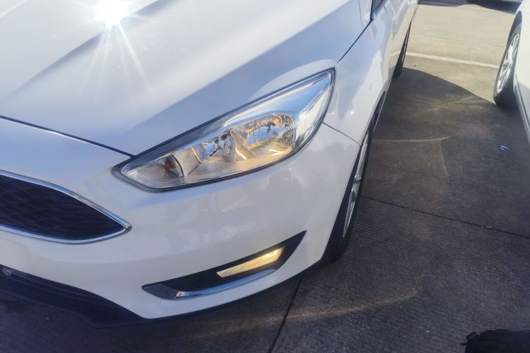 福特 福克斯 2018款 两厢经典 EcoBoost 180 自动精英型局部细节36