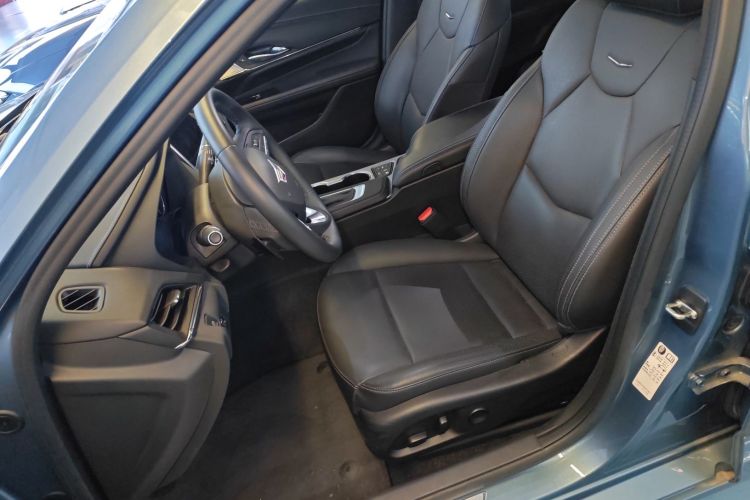 凯迪拉克CT4 2023款 28T 豪华型中控内饰19