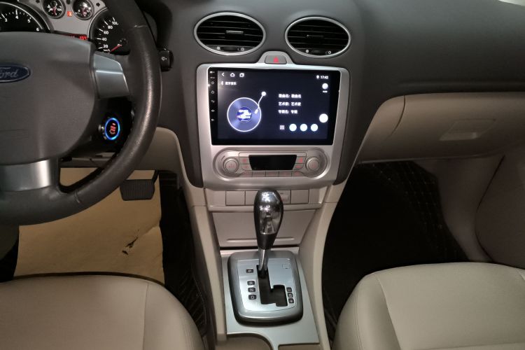 福特 福克斯 2013款 两厢经典 1.8L 自动时尚型中控内饰16