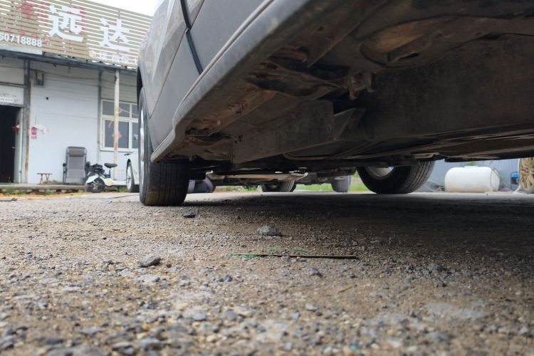 别克 昂科威 2019款 20T 两驱领先型 国VI机舱底盘30