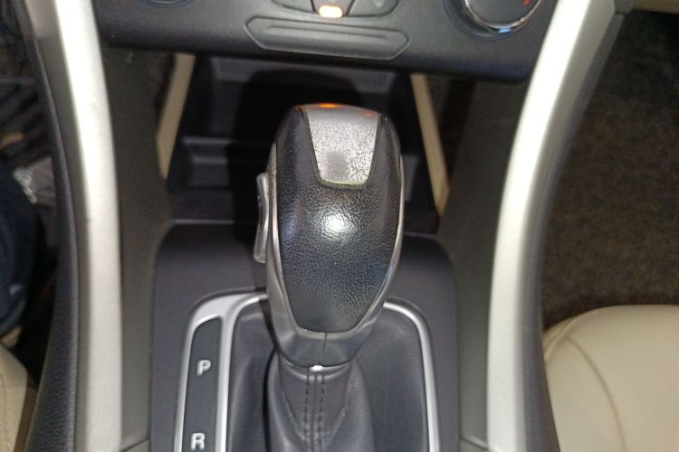 福特 蒙迪欧 2013款 1.5L GTDi180时尚型局部细节18