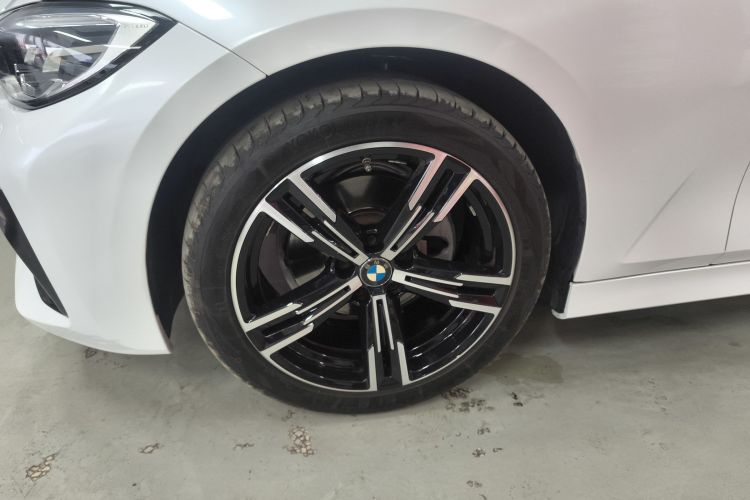 宝马3系 2021款 改款二 320i 运动套装车身外观6007