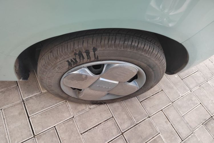 吉利银河 2024款 熊猫mini 200km 龙腾版车身外观10